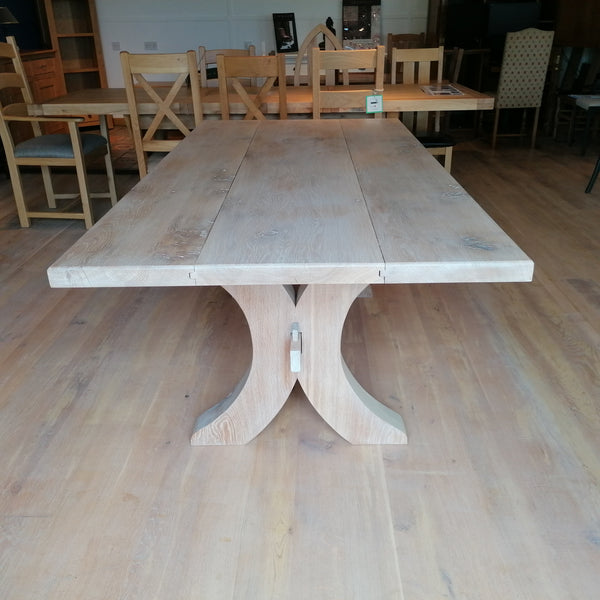 Sussex - Moselle Handmade Oak Dining Table