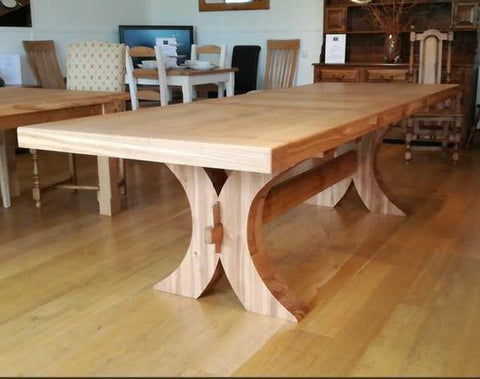 Moselle extending oak dining table