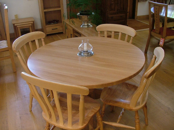 Round Pedestal Oak Dining Table Top View