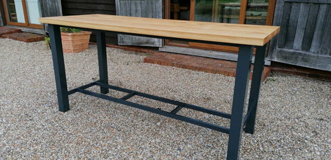 Powdercoated aluminium bar table with a solid oak planked top