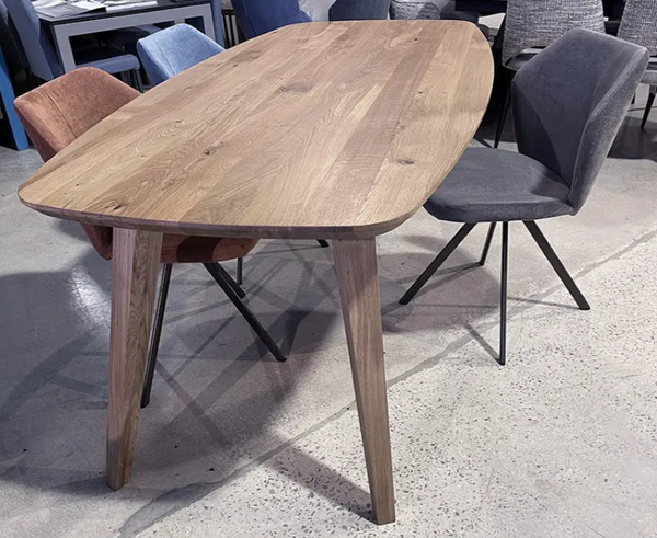 Delta Tarik Dining Table