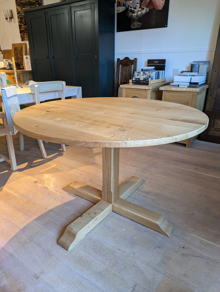 Extending Round Oak Pedestal Dining Table