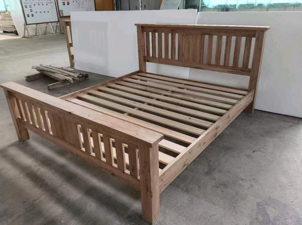 Solid oak beds with slatted head and footboard availble in 3 x sizes, light oak finish