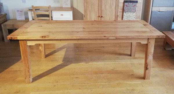 Sussex - English Farmhouse Oak Dining Table