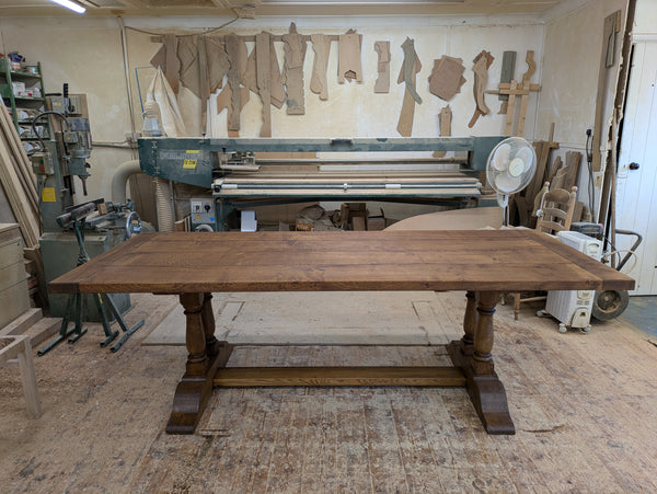 Sussex - Twin Vase Turned Pillar Dining Table