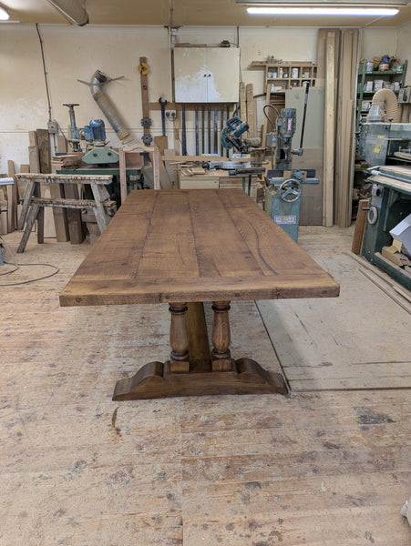 Sussex - Twin Vase Turned Pillar Dining Table