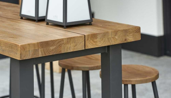 close up of oak top bar with aluminium base