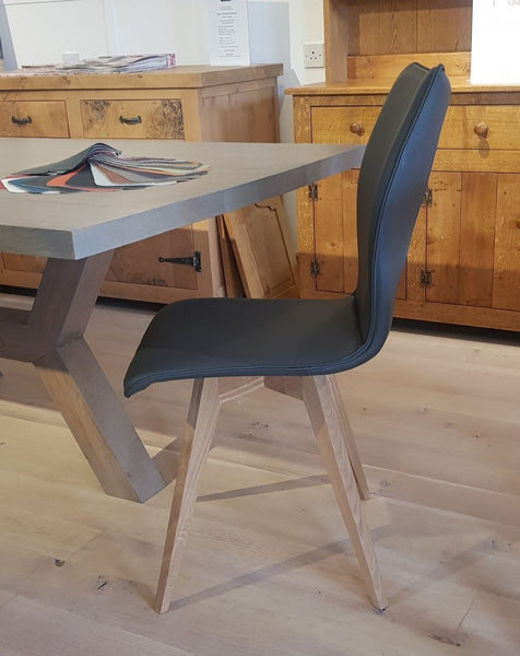 QuadPod Dining chair in leather