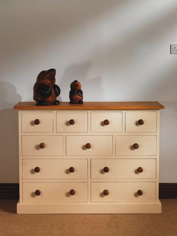 Multi drawer chest of drawers