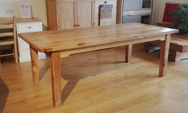 Sussex - English Farmhouse Oak Dining Table