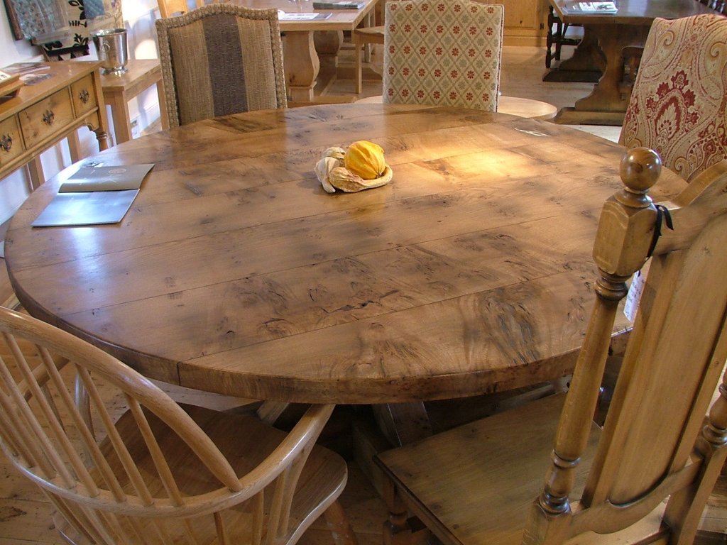 Handmade Round Oak Dining Table | Sussex Swailes